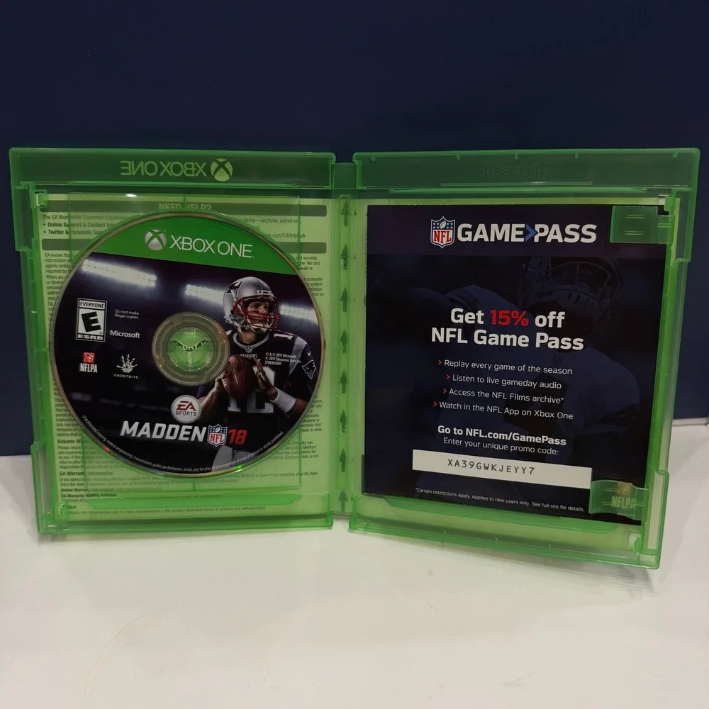 EA Sports Madden NFL 18 Xbox‎ One Standard Edition Tom Brady Cover Football